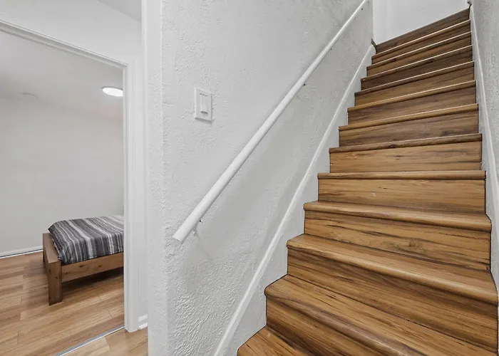 Bloomfield B Stylish And Cozy Private Bedroom, Shared Bathroom, With Free Parking Homestay