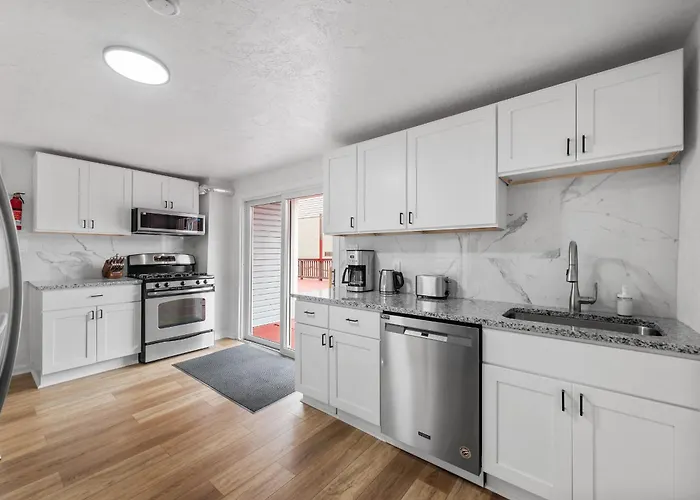 Bloomfield B Stylish And Cozy Private Bedroom, Shared Bathroom, With Free Parking Homestay Pittsburgh