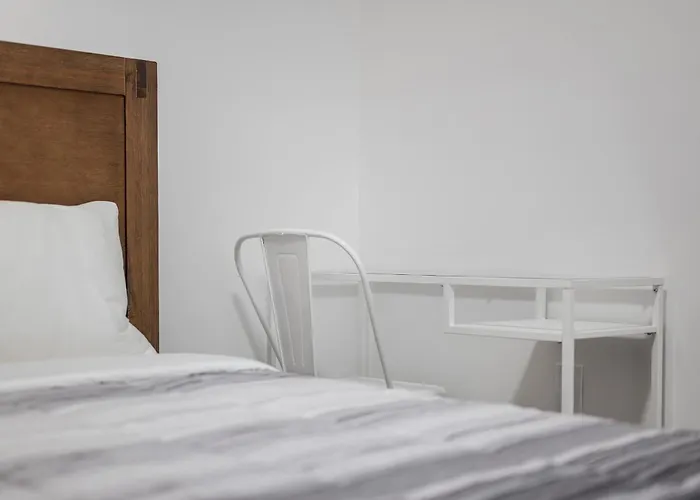 Homestay Bloomfield B Stylish And Cozy Private Bedroom, Shared Bathroom, With Free Parking Pittsburgh